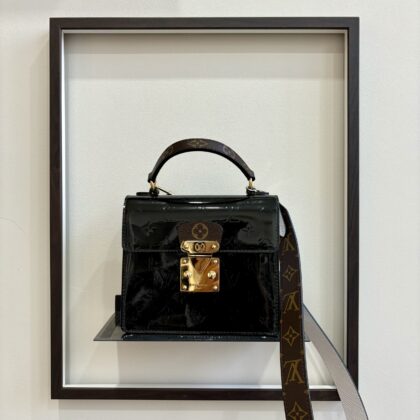 LV Vernis Epi Monogram Spring Street Black/White