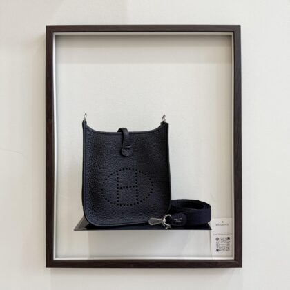 Hermes Mini Evelyne Noir Clemence PHW