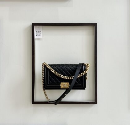 Chanel Old Medium Boy Flap Black Caviar GHW