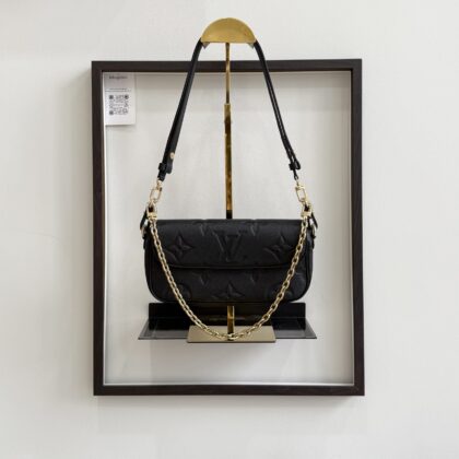 LV Ivy WOC Wallet On Chain Black Empriente Leather GHW