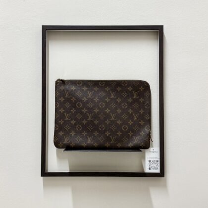 LV 13inch Laptop Sleeve Monogram GHW