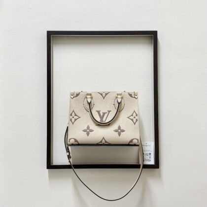 LV On The Go PM Creme/Bois de Rose Bicolor Empriente GHW