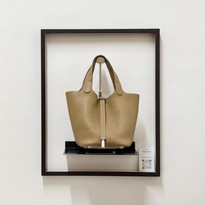 Hermes Picotin 18 Biscuit Clemence PHW